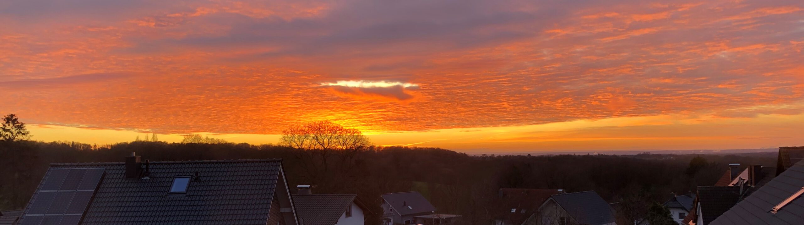 Sonnenaufgang über Neunkirchen-Seelscheid – Blick von der Kanzlei über den Rhein-Sieg-Kreis